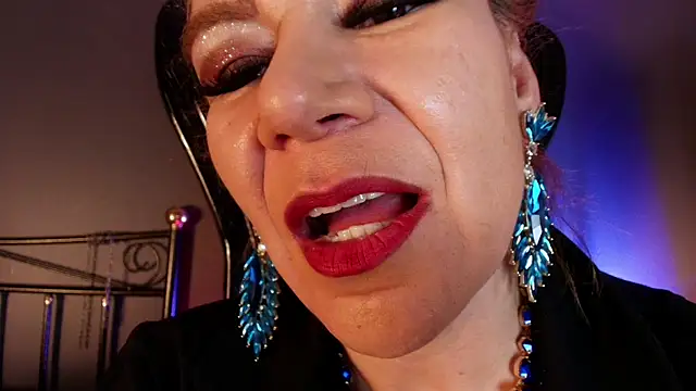 Snapshot of MelaniaKnauss chatting on June 5, 8:25 pm MelaniaKnauss online show from June 5, 8:25 pm