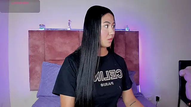 Snapshot of Iris_Thompson_ chatting on July 1, 1:29 am Iris Thompson online show from July 1, 1:29 am