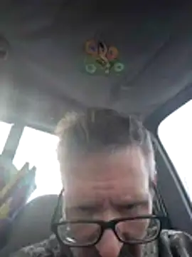 Snapshot of AronMellon76 chatting on December 15, 5:06 pm AronMellon76 online show from December 15, 5:06 pm