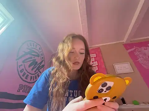 Snapshot of gingerbabe18 chatting on May 20, 10:27 pm gingerbabe18 online show from May 20, 10:27 pm