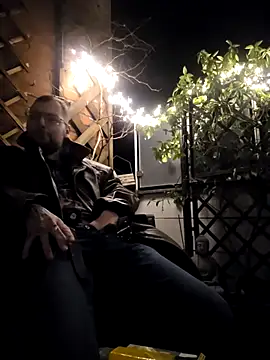 Snapshot of tipico0799 chatting on November 23, 4:23 am tipico0799 online show from November 23, 4:23 am