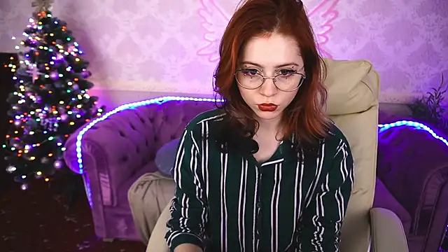 Snapshot of Sasha_Exclusive chatting on December 26, 2:33 am Sasha Exclusive online show from December 26, 2:33 am