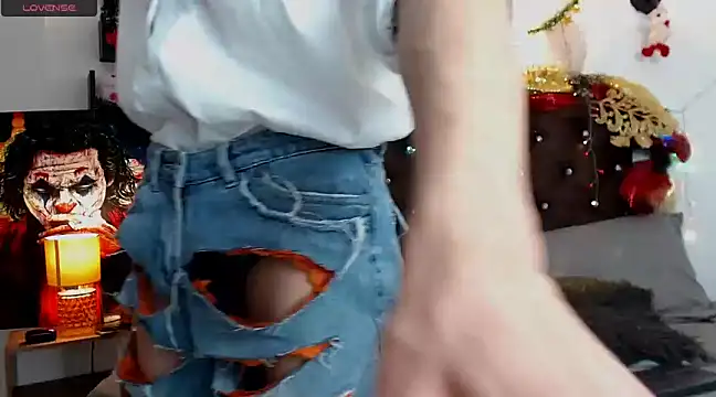 flowers18 online show from January 6, 9:43 pm