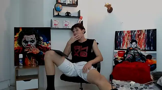 flowers18 online show from February 1, 11:48 pm