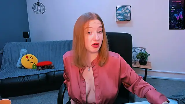 Snapshot of daisy_candy chatting on December 24, 4:55 am daisy candy online show from December 24, 4:55 am