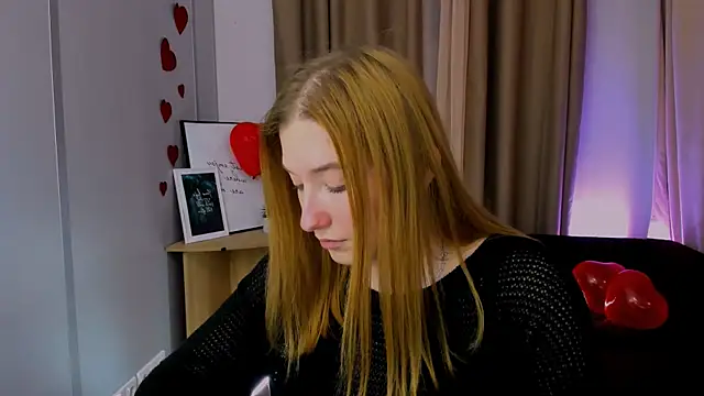 Snapshot of daisy_candy chatting on February 26, 5:28 pm daisy candy online show from February 26, 5:28 pm