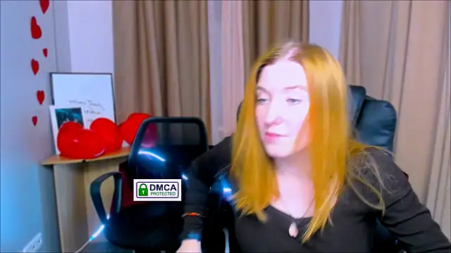 Snapshot of daisy_candy chatting on March 5, 1:10 am daisy candy online show from March 5, 1:10 am