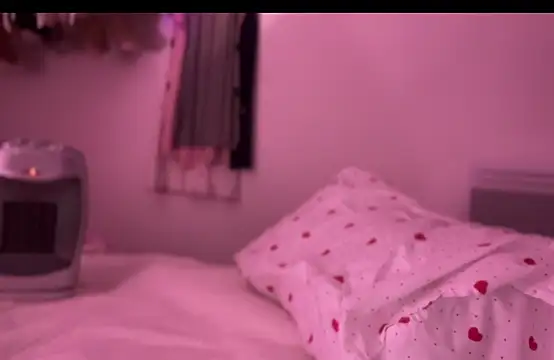 Snapshot of pinkie_piexx chatting on March 6, 1:05 am pinkie piexx online show from March 6, 1:05 am