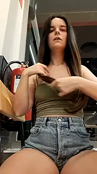 Snapshot of RaonXO chatting on January 9, 6:36 pm RaonXO online show from January 9, 6:36 pm