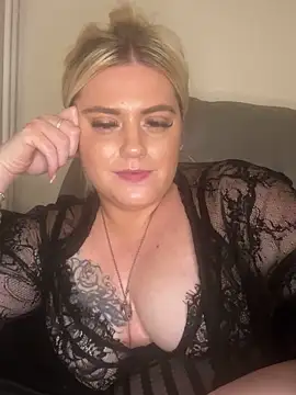 Blondiee3088 online show from January 10, 2:04 am