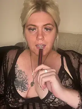 Blondiee3088 online show from January 11, 11:13 pm