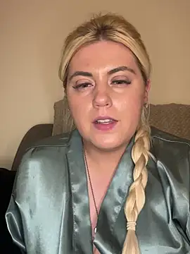 Blondiee3088 online show from February 25, 8:41 pm