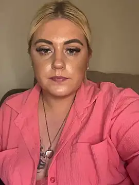 Blondiee3088 online show from March 4, 9:22 pm