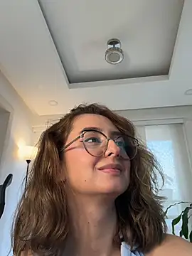 nicollefiorett online show from March 6, 10:17 pm