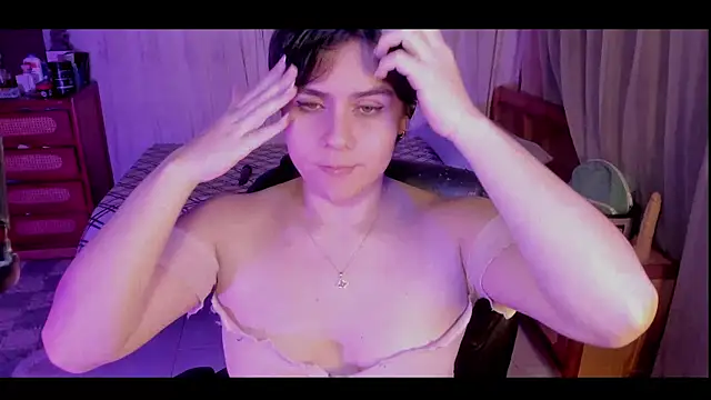Snapshot of isabelacooperr chatting on May 8, 4:51 am isabelacooperr online show from May 8, 4:51 am