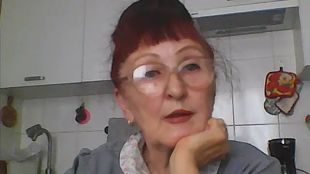 Snapshot of TanyaSweet634 chatting on July 3, 5:03 am TanyaSweet634 online show from July 3, 5:03 am