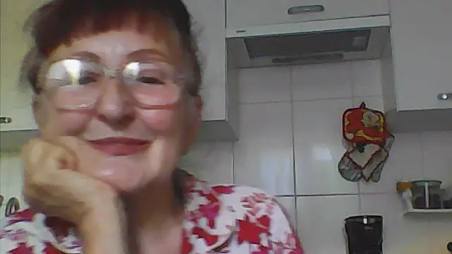Snapshot of TanyaSweet634 chatting on July 13, 5:10 am TanyaSweet634 online show from July 13, 5:10 am