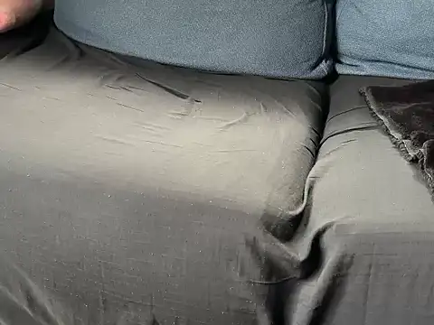 Snapshot of maskedmensl chatting on February 20, 7:54 am maskedmensl online show from February 20, 7:54 am