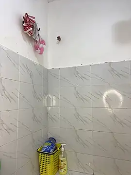 prettiepearl online show from March 15, 5:52 pm