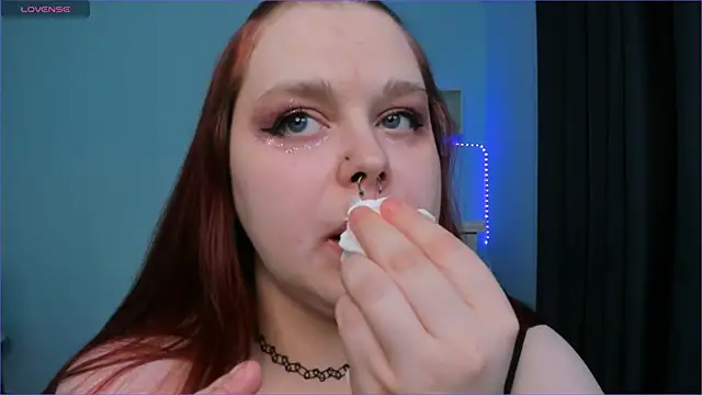 Snapshot of Crow_Diam0nd chatting on December 4, 10:46 am Crow Diam0nd online show from December 4, 10:46 am