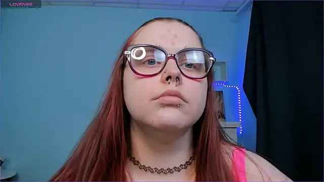 Snapshot of Crow_Diam0nd chatting on December 7, 4:20 am Crow Diam0nd online show from December 7, 4:20 am