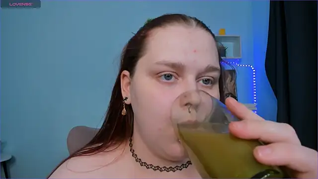 Snapshot of Crow_Diam0nd chatting on December 12, 7:30 am Crow Diam0nd online show from December 12, 7:30 am