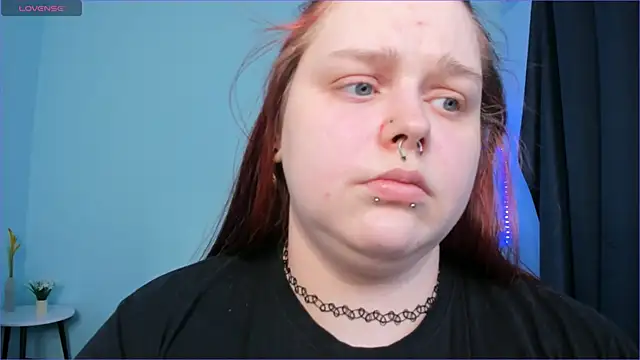 Snapshot of Crow_Diam0nd chatting on December 13, 4:11 am Crow Diam0nd online show from December 13, 4:11 am