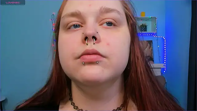 Snapshot of Crow_Diam0nd chatting on December 22, 4:06 am Crow Diam0nd online show from December 22, 4:06 am