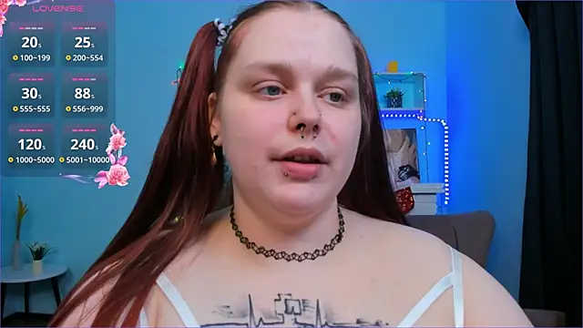 Snapshot of Crow_Diam0nd chatting on December 23, 7:28 am Crow Diam0nd online show from December 23, 7:28 am