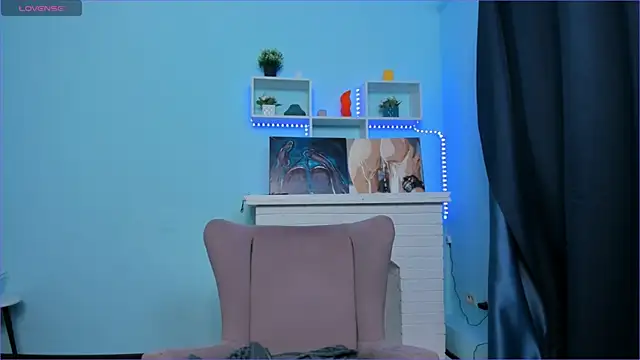 Snapshot of Crow_Diam0nd chatting on January 20, 6:53 am Crow Diam0nd online show from January 20, 6:53 am