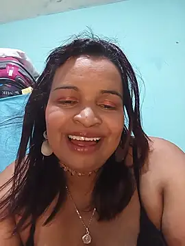 Snapshot of _violetta_- chatting on June 25, 10:58 pm violetta - online show from June 25, 10:58 pm