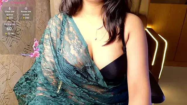 Snapshot of Punjabi_Queen1 chatting on January 17, 3:43 pm Punjabi Queen1 online show from January 17, 3:43 pm