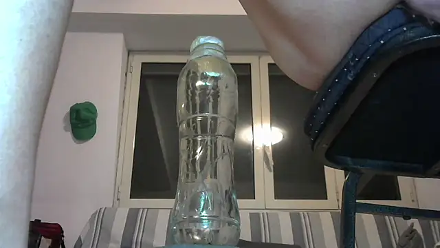 Snapshot of alkro63 chatting on June 2, 7:16 pm alkro63 online show from June 2, 7:16 pm