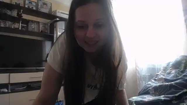 Snapshot of CatMelissa chatting on April 22, 9:44 am CatMelissa online show from April 22, 9:44 am