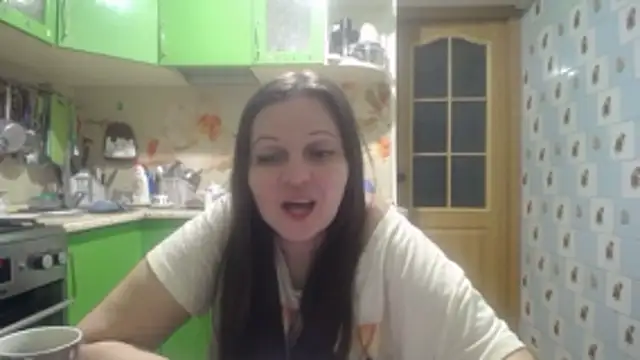 Snapshot of CatMelissa chatting on April 22, 10:11 pm CatMelissa online show from April 22, 10:11 pm
