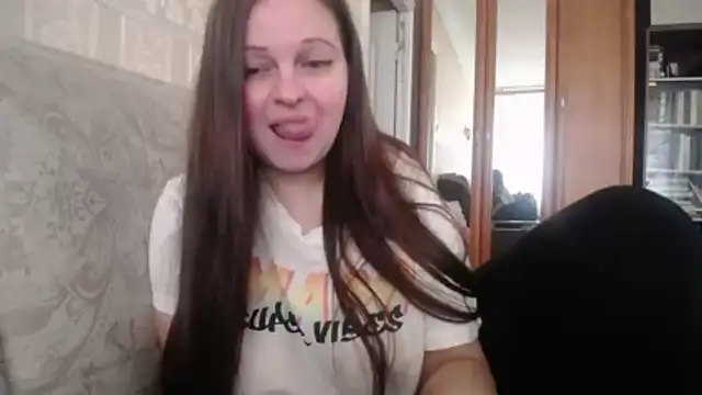 Snapshot of CatMelissa chatting on April 29, 9:57 am CatMelissa online show from April 29, 9:57 am