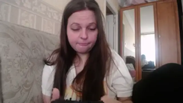 Snapshot of CatMelissa chatting on April 30, 9:48 am CatMelissa online show from April 30, 9:48 am