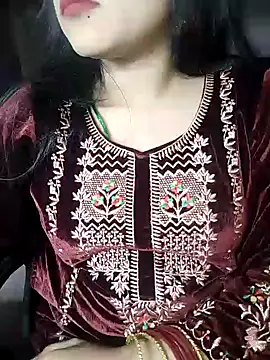 Snapshot of karishma chatting on January 1, 6:27 pm karishma online show from January 1, 6:27 pm