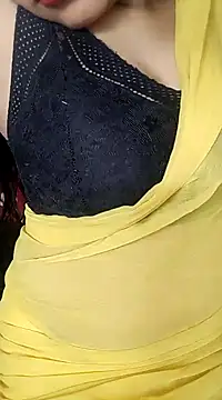 Snapshot of karishma chatting on January 2, 4:13 pm karishma online show from January 2, 4:13 pm