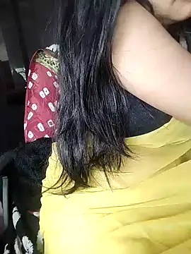 Snapshot of karishma chatting on January 2, 11:06 pm karishma online show from January 2, 11:06 pm