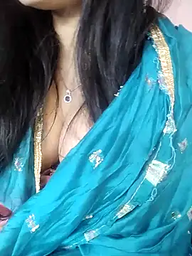 Snapshot of karishma chatting on January 8, 8:16 am karishma online show from January 8, 8:16 am