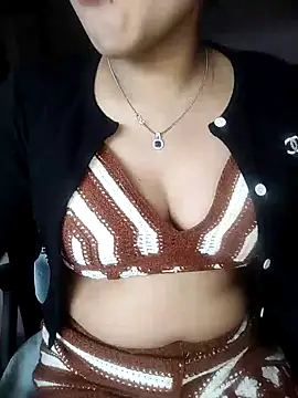 Snapshot of karishma chatting on January 10, 4:41 pm karishma online show from January 10, 4:41 pm