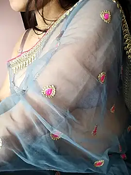 Snapshot of karishma chatting on February 23, 5:39 pm karishma online show from February 23, 5:39 pm