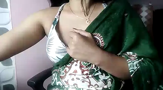 Snapshot of karishma chatting on February 28, 7:25 pm karishma online show from February 28, 7:25 pm