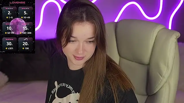 Snapshot of DonnaLustt chatting on November 10, 1:48 am DonnaLustt online show from November 10, 1:48 am