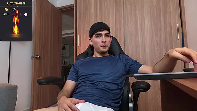 Snapshot of zenn_rush1 chatting on January 11, 2:15 pm zenn rush1 online show from January 11, 2:15 pm