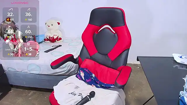 Snapshot of italy___boobs chatting on January 30, 1:44 am italy   boobs online show from January 30, 1:44 am