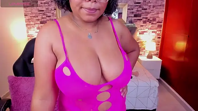 Snapshot of italy___boobs chatting on May 21, 2:35 pm italy boobs online show from May 21, 2:35 pm