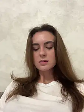 Snapshot of Miilania chatting on January 4, 6:41 am Miilania online show from January 4, 6:41 am