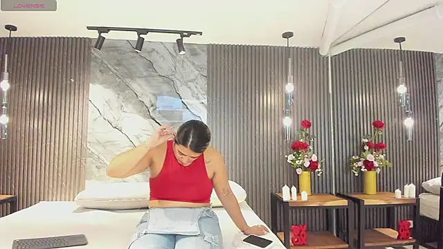 julietha taylor online show from March 12, 11:00 pm